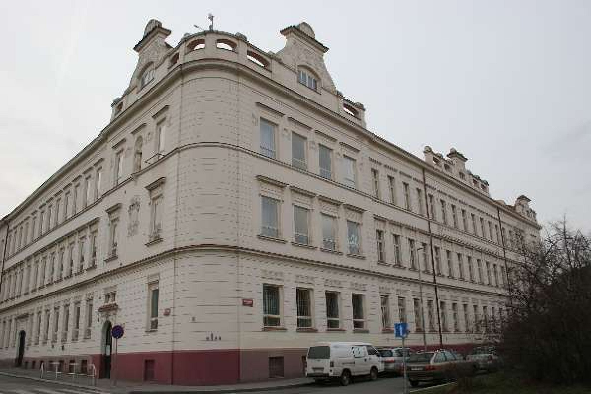 Základní škola Bohumila Hrabala